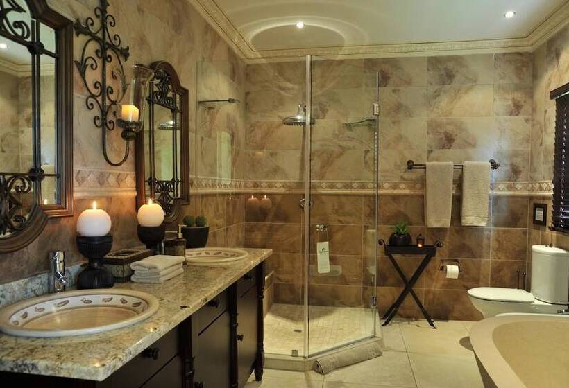 Hotel Legodimo Game Lodge