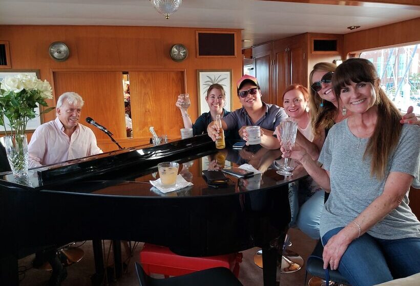 فندق Luxury 3 Level Traditional Yacht