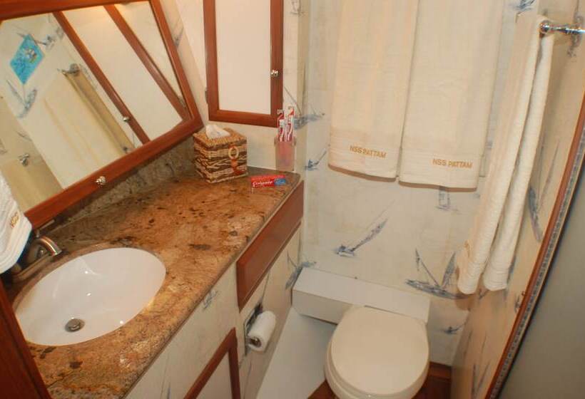 فندق Luxury 3 Level Traditional Yacht