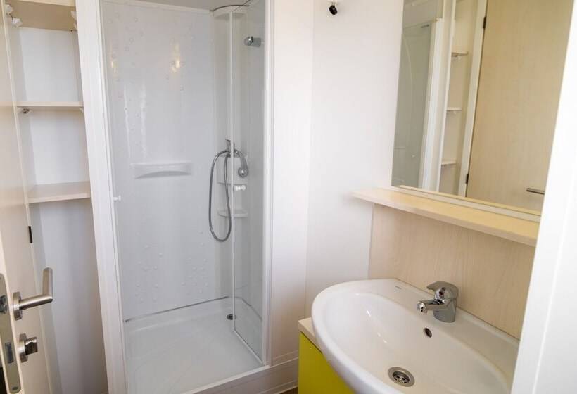 هتل Mobile Homes With Thermal Riviera Tickets In Terme čatež