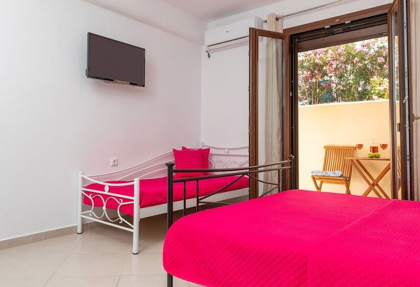 בית מלון כפרי Naxos Diamond Studios Apartments