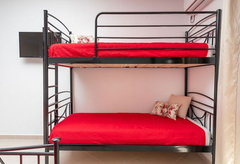 בית מלון כפרי Naxos Diamond Studios Apartments