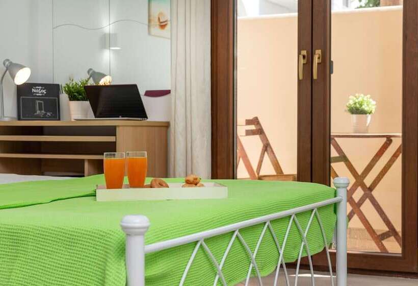 בית מלון כפרי Naxos Diamond Studios Apartments