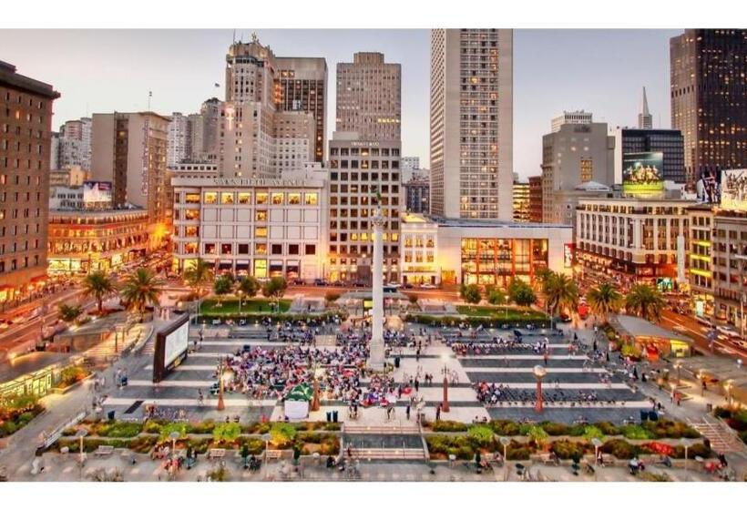 בית מלון כפרי Page