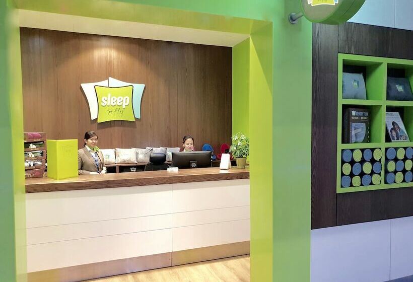 Отель Sleep  N Fly Sleep Lounge, D Gates Terminal 1   Transit Only