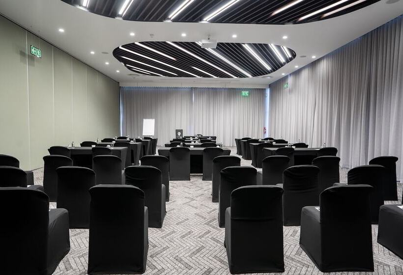 Отель The Capital Mbombela