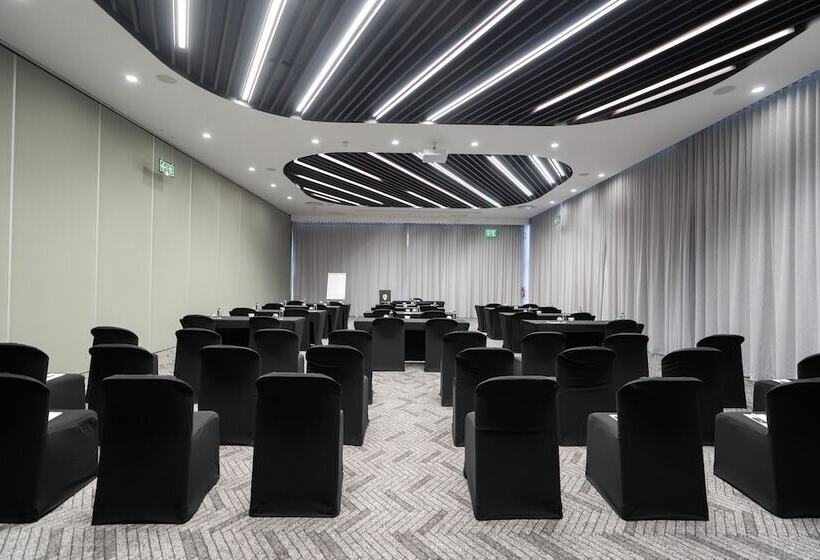 Отель The Capital Mbombela