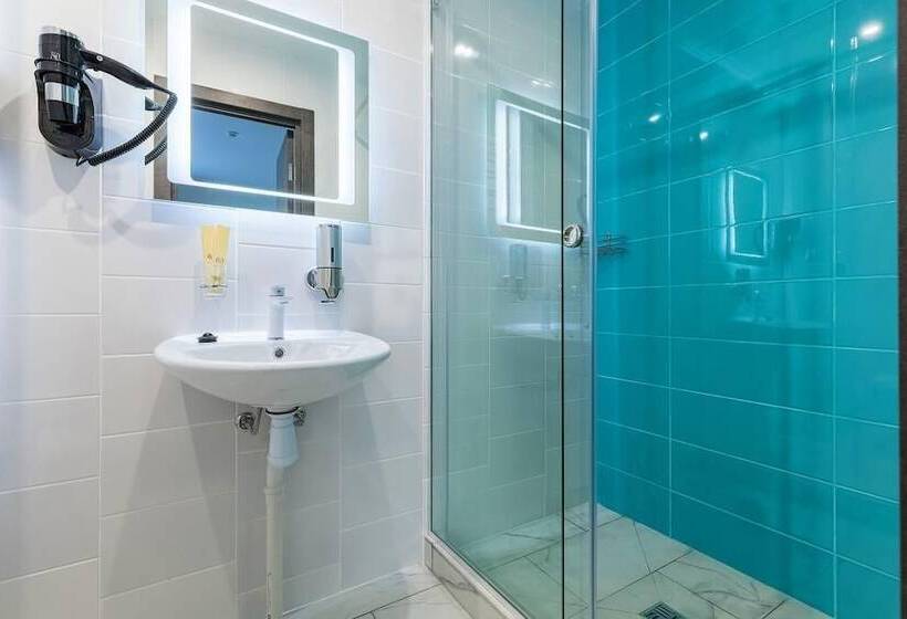 Izzzi By Vladimirskaya