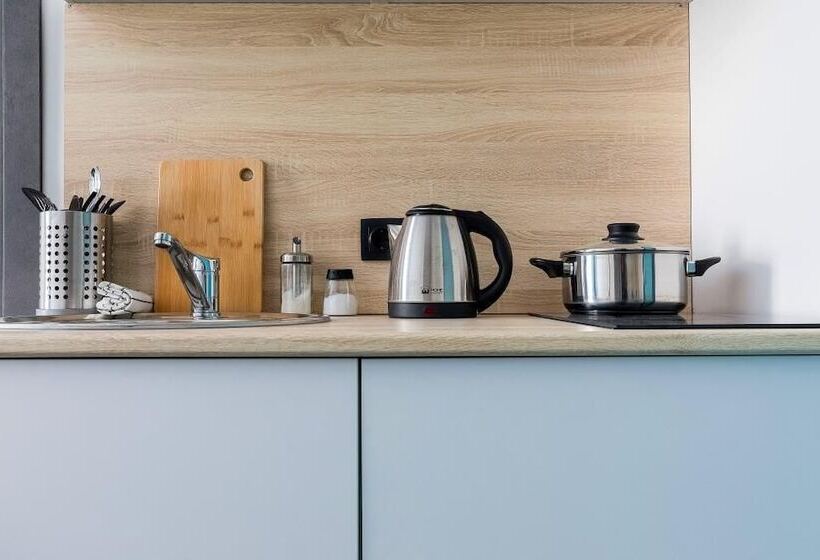 Izzzi By Vladimirskaya