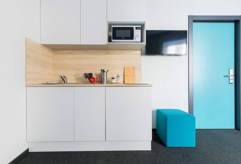 Izzzi By Vladimirskaya