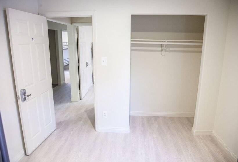 Los Angeles Extended Stay Hostel