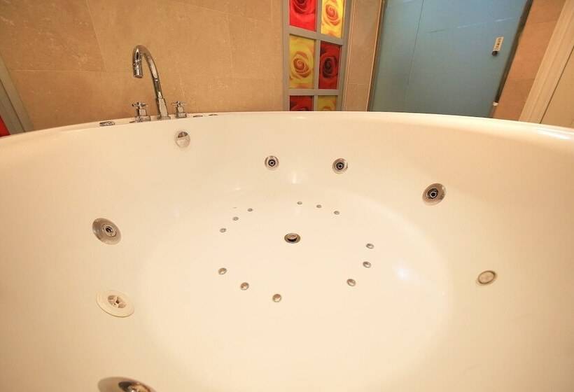 مُتل Hwagok Misa