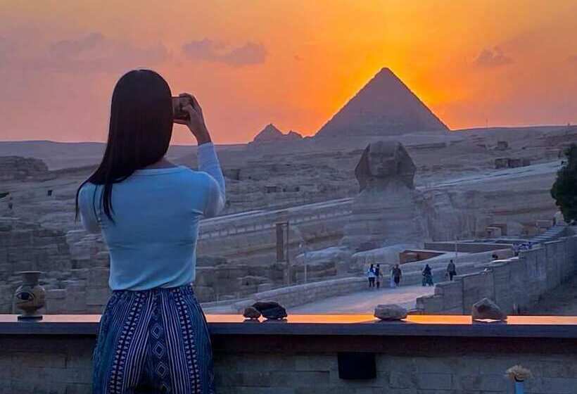 Majatalo Seven Pyramids Inn