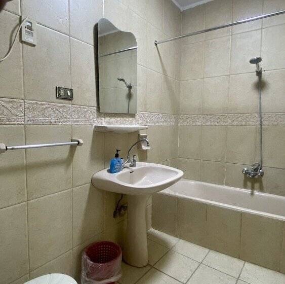 Majatalo Seven Pyramids Inn