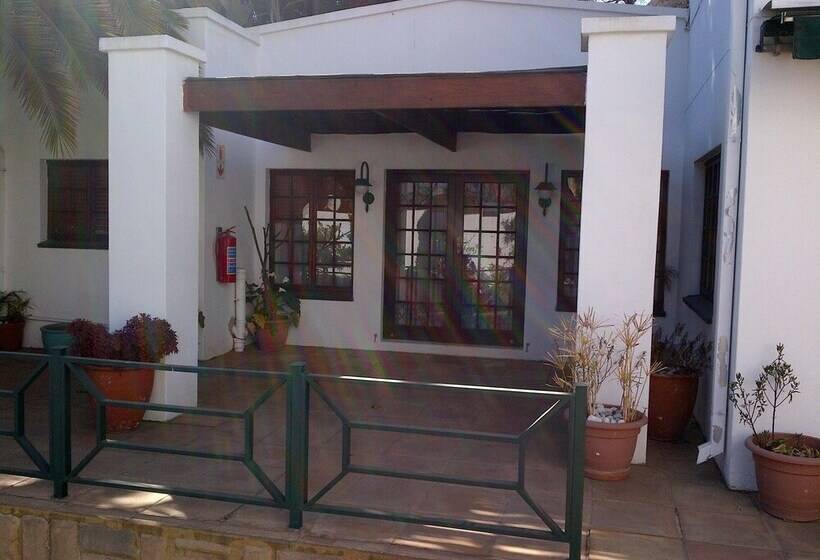 ペンション 77 On 8th Rosebank