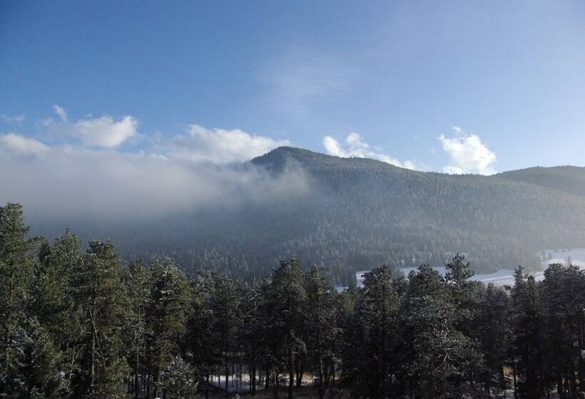 بنسيون Arrowhead Manor Bed & Breakfast Inn & Event Center