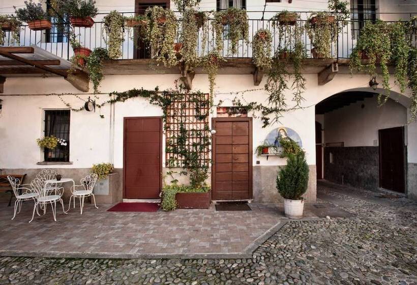 פנסיון Room In Guest Room   Camera In Antica Corte Milanese