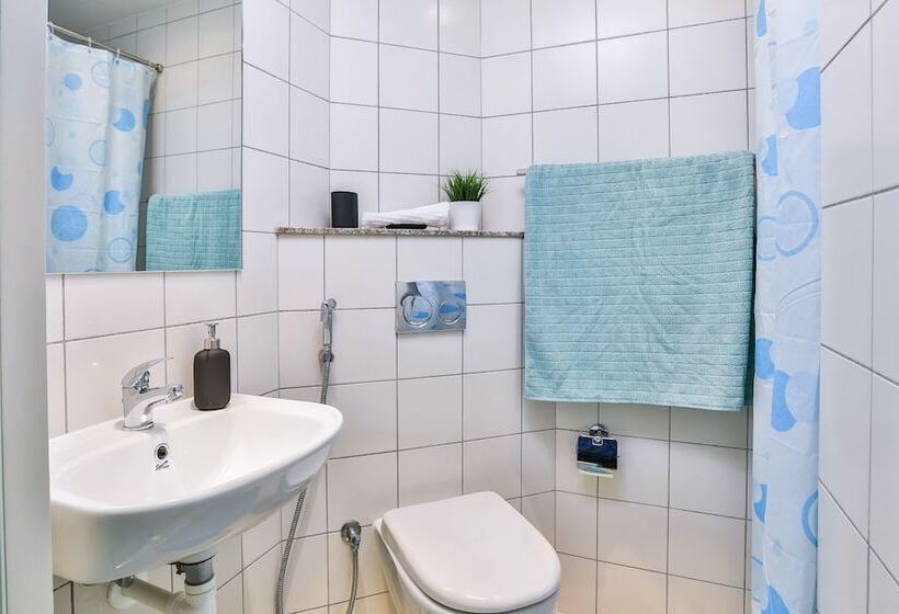 پانسیون Ensuite Rooms And Studios   Dubai