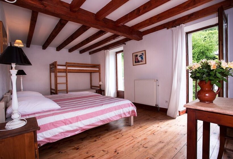 بنسيون Gîte Auberge De Montvilliers