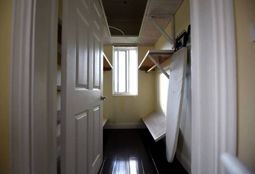 Pensão Herelle Heights Escape