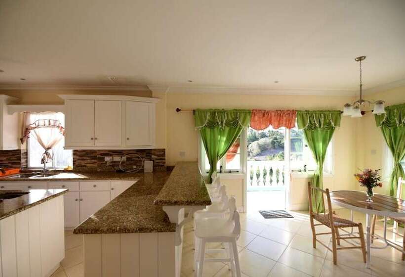 Pensão Herelle Heights Escape