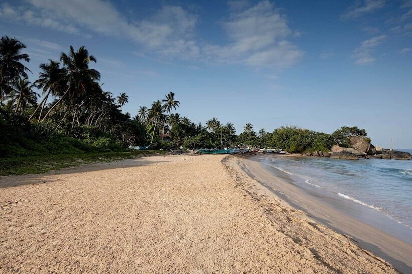 펜션 Moragalla Beach Home Guesthouse