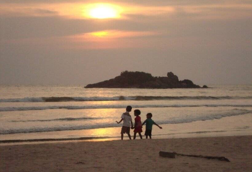 펜션 Moragalla Beach Home Guesthouse