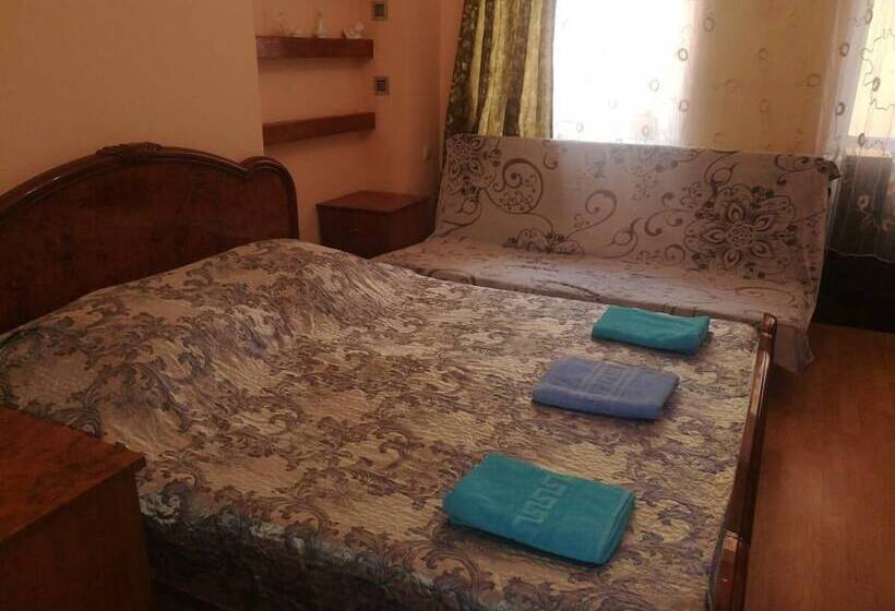 Пансион Rasputin Apartments