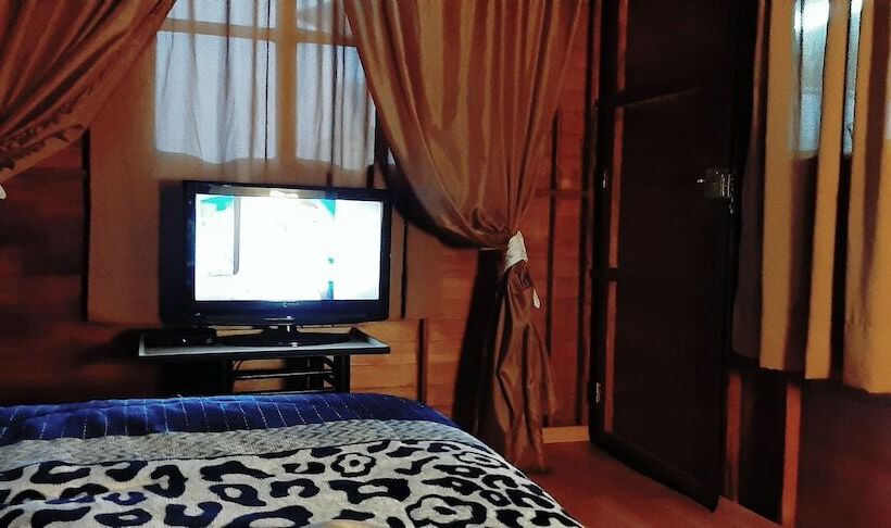 پانسیون Sebris Cafic Art Gallery House