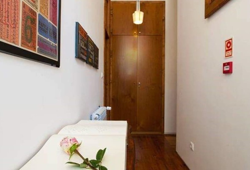 بنسيون Three4six Guesthouse