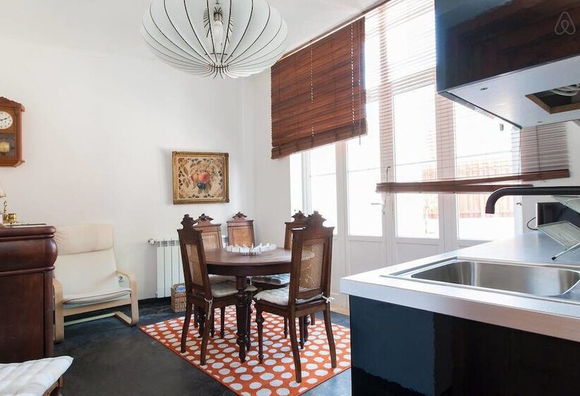 بنسيون Three4six Guesthouse