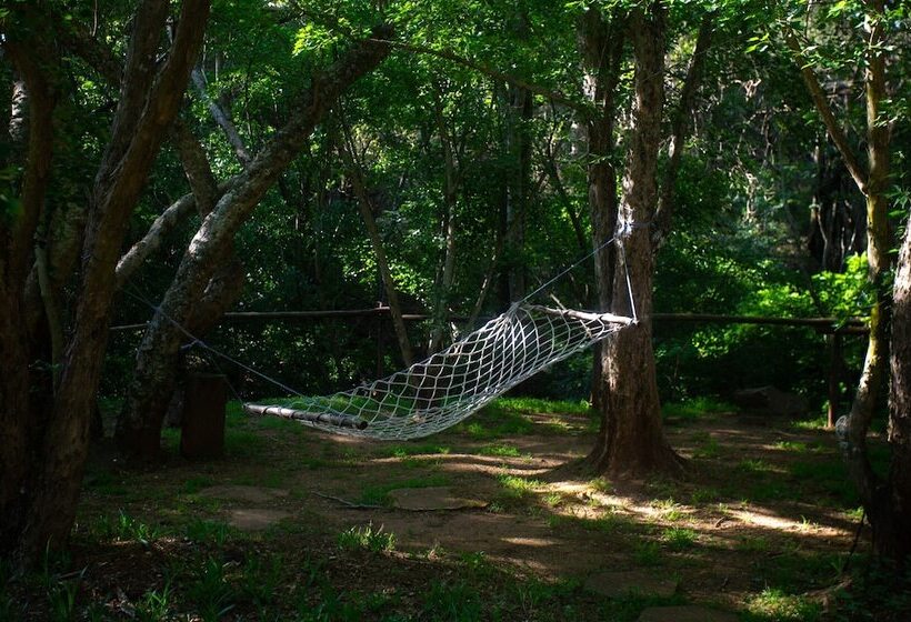 פנסיון Whispering Pines Country Estate