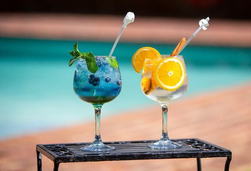 פנסיון Whispering Pines Country Estate