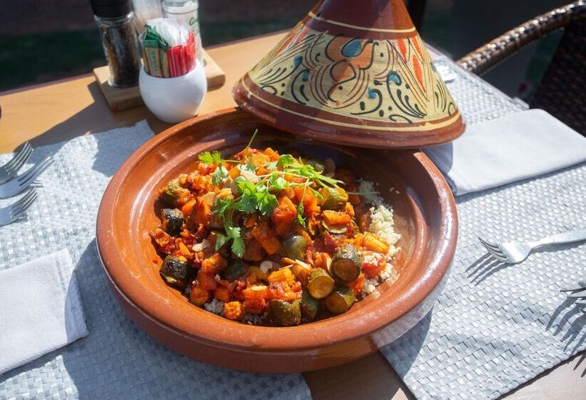 פנסיון Whispering Pines Country Estate