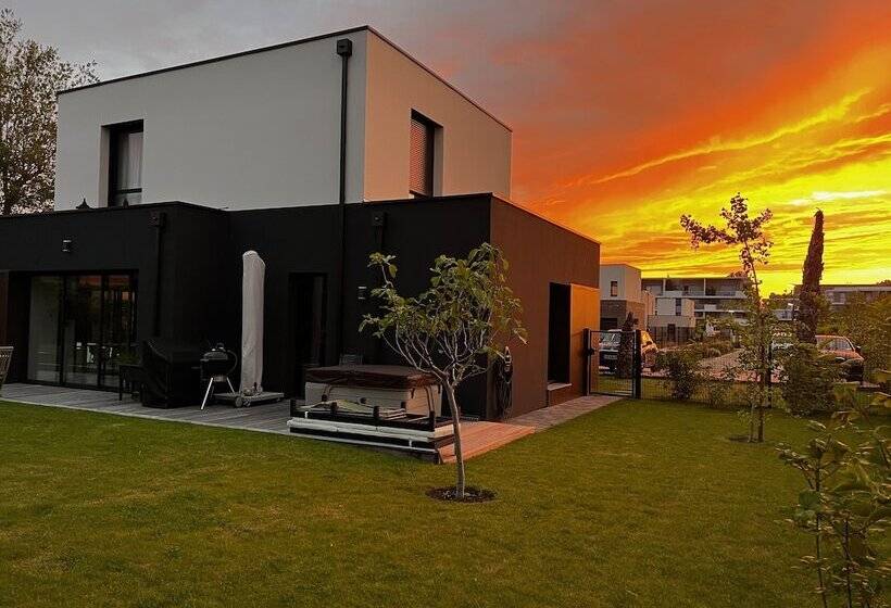 ペンション Ya  Lille Villeneuve D Ascq