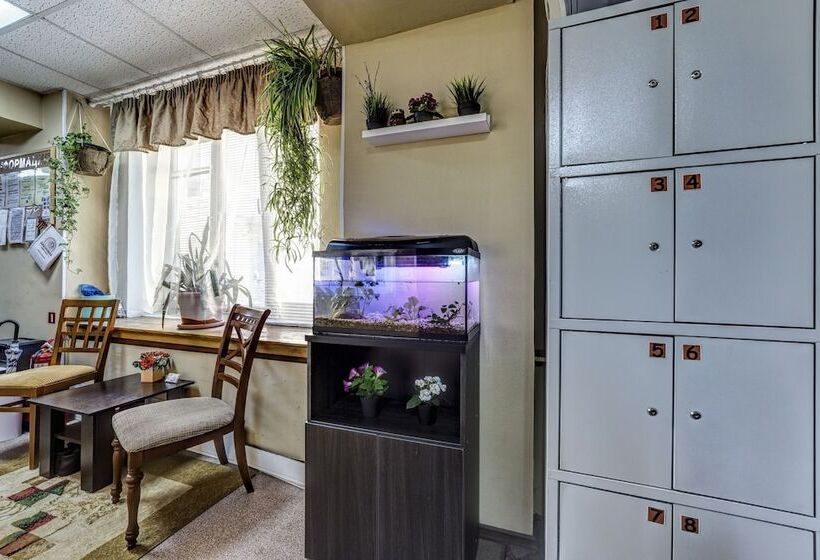 Shabolovka Hotel   Hostel