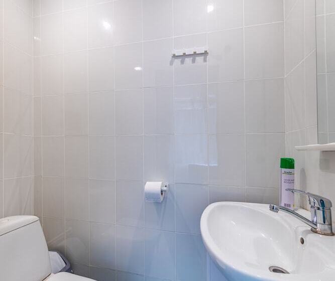 Shabolovka Hotel   Hostel