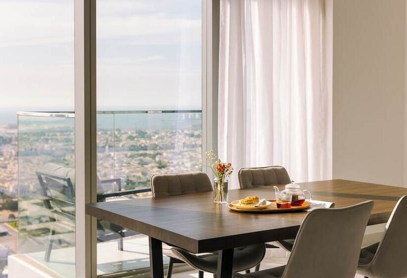 Sonder Downtown Towers