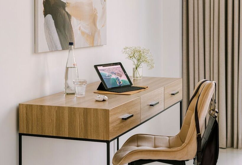 Sonder Downtown Towers