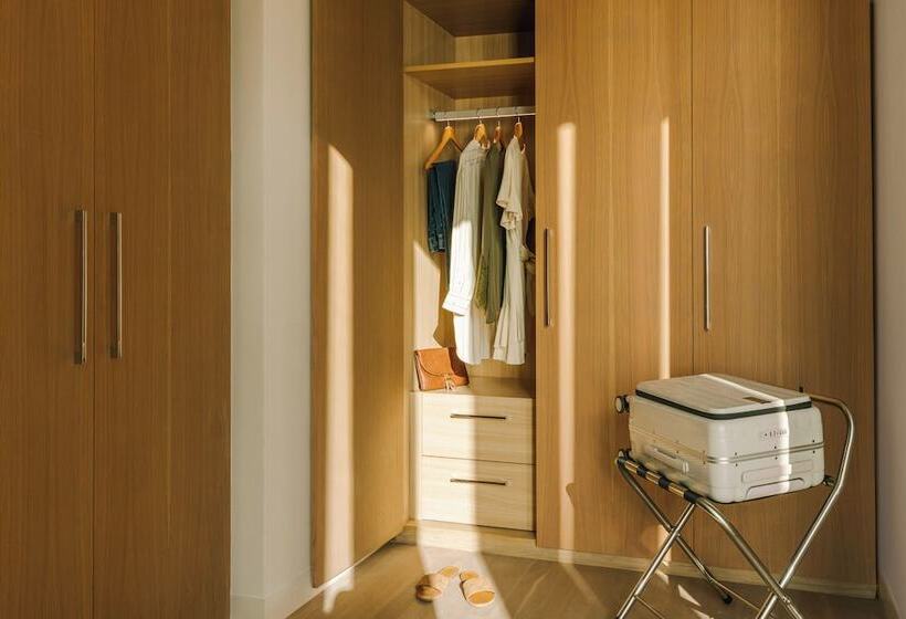 Sonder Downtown Towers