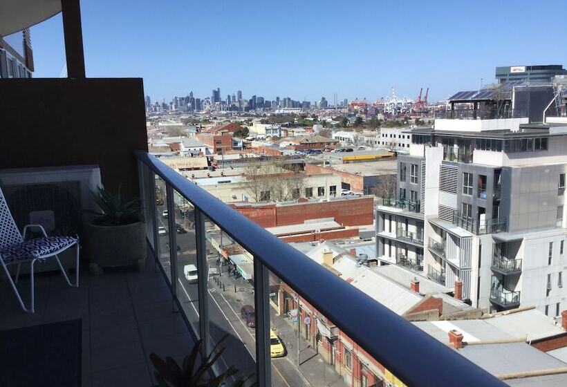 Sub Penthouse On Barkly Street