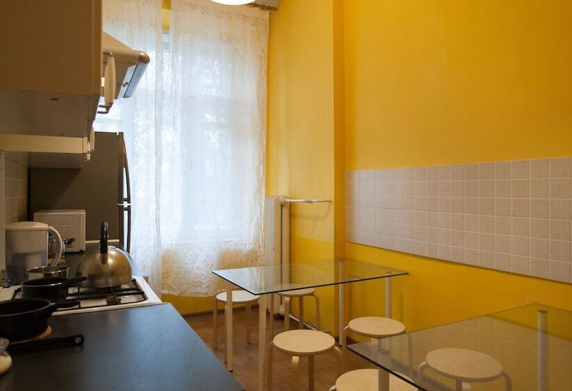 Tretyakovka Hostel