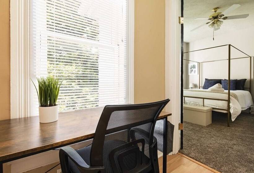 Two Units Entire Stylish Restored House On Frankfort Ave By Cozysuites