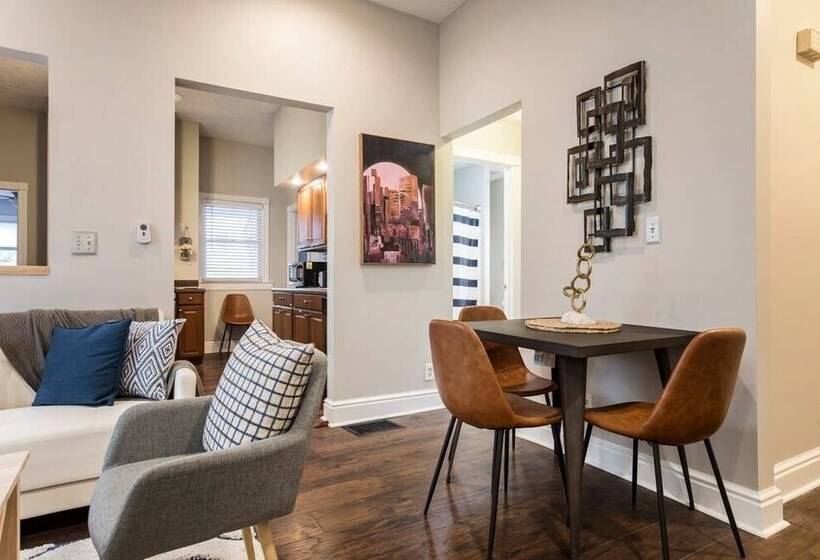 Two Units Entire Stylish Restored House On Frankfort Ave By Cozysuites