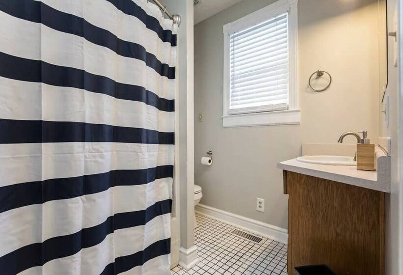 Two Units Entire Stylish Restored House On Frankfort Ave By Cozysuites