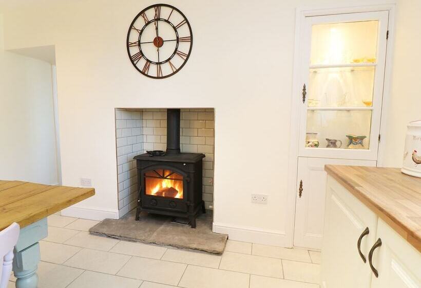 Ty Ffarm At Gellilwch