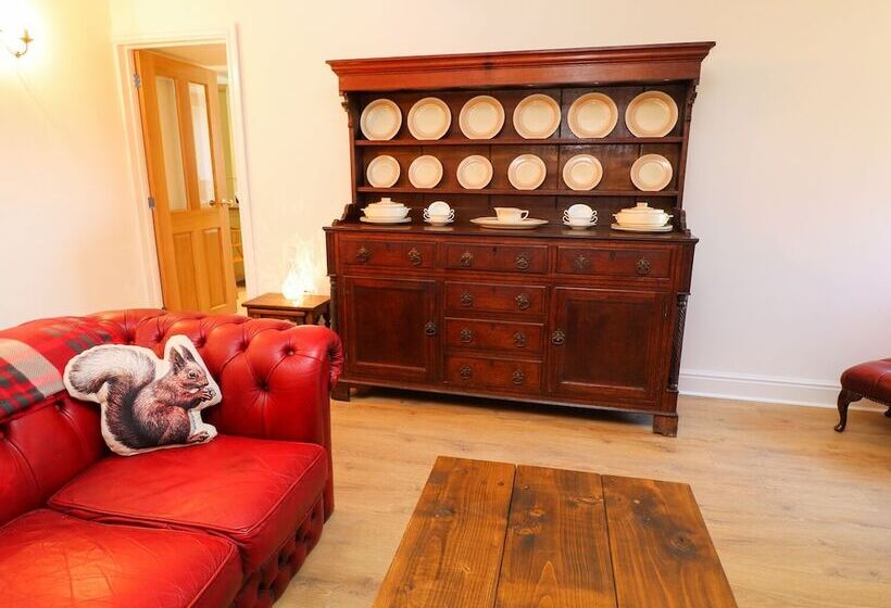 Ty Ffarm At Gellilwch