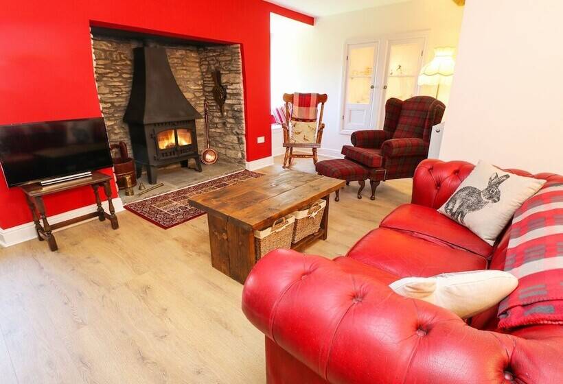 Ty Ffarm At Gellilwch