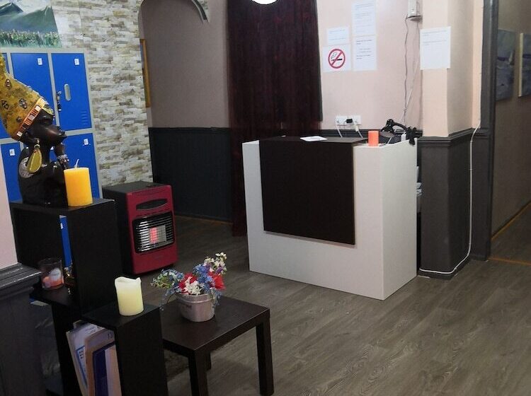 1 Hostal Galeria   Adults Only   Hostel