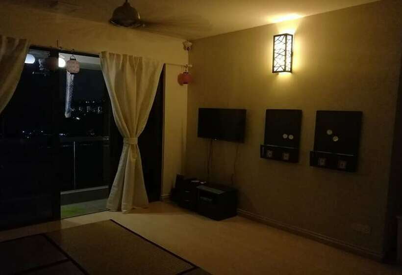 Japanese Home Hello Kitty Hostel